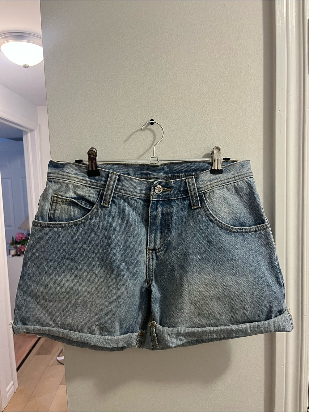 JOHN GALT Rolled-Hem Denim Shorts - Women